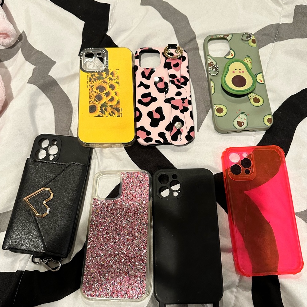 Lot of iPhone 12 Pro cases